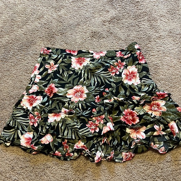 American Eagle | Floral Ruffle Skirt - Picture 1 of 3